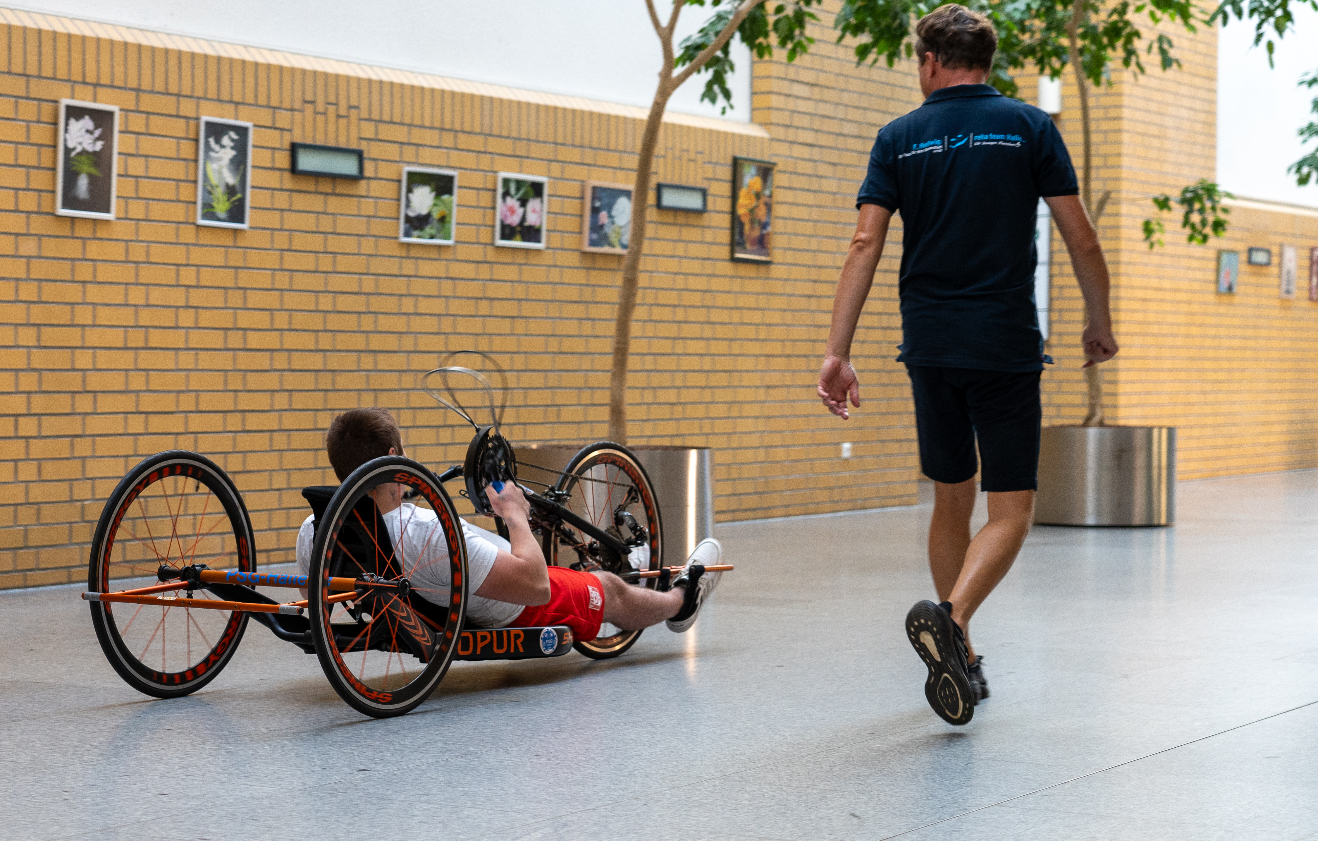 Handbike in der Lichtstraße